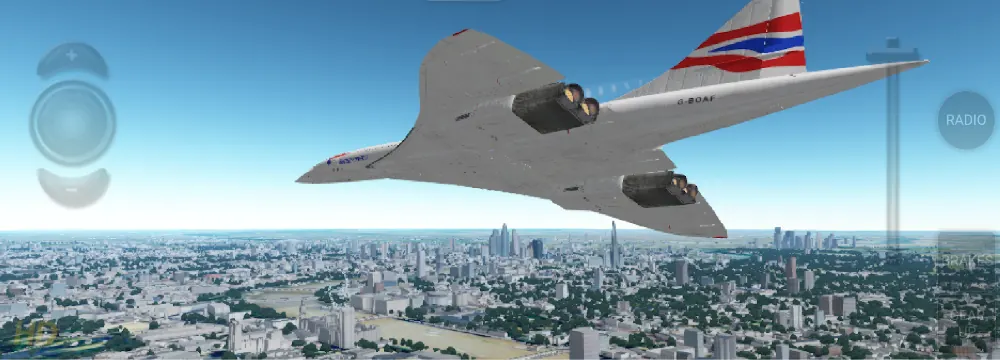 GeoFS - Flight Simulator: avión de línea blanco con la cola roja y azul sobrevolando una gran ciudad con río y rascacielos, con los mandos del simulador en pantalla